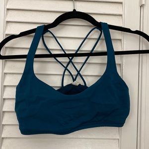Lululemon turquoise Size 8 sports bra. Great condition
